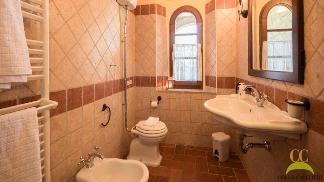 Colle Cavalieri - Country House ガヴォッラーノ エクステリア 写真